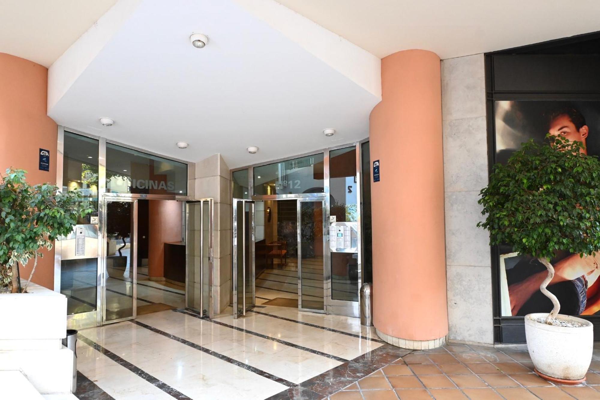 Centro Y Playa! Apartment Marbella Luaran gambar